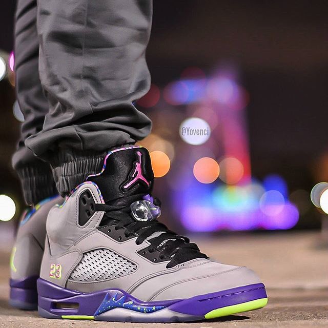 SneakerDose's tweet photo. Bel Air 5s 🔥 https://t.co/dqdLYyxHpw