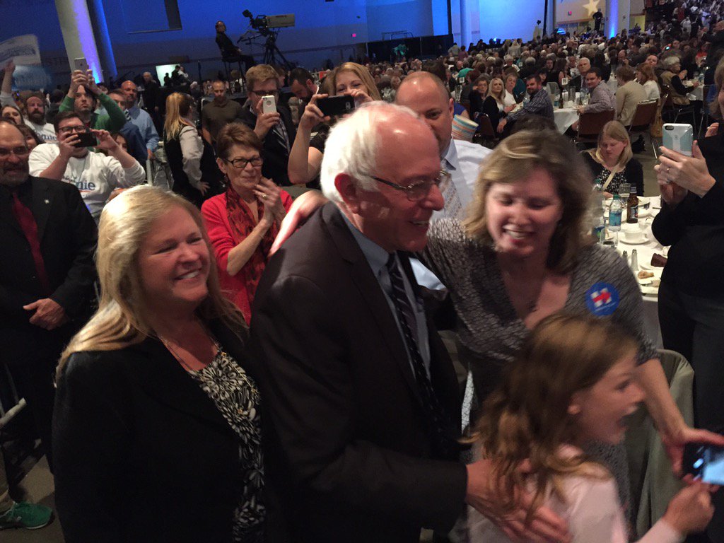 Bernie Sanders and his wife Jane wade into crowd to hug supporters #IDPJJ