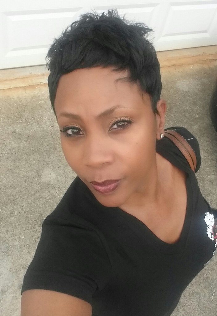 ShoniFreeman31's tweet photo. Today..thank you @liketheriveratl I'm loving my new pixie cut #PixieHairstyles #pixie #Liketheriversalon https://t.co/gcFu4xSPp8
