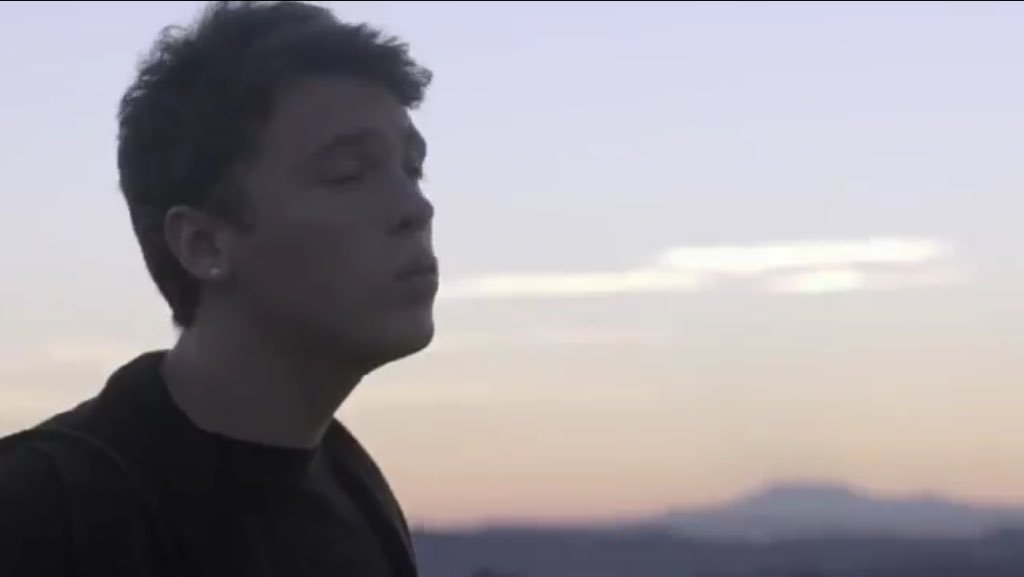 SutherlandxCase's tweet photo. I was doing just fine until.. #Emblem3WillRise #Emblem3Hello
-D https://t.co/27V343sqsa