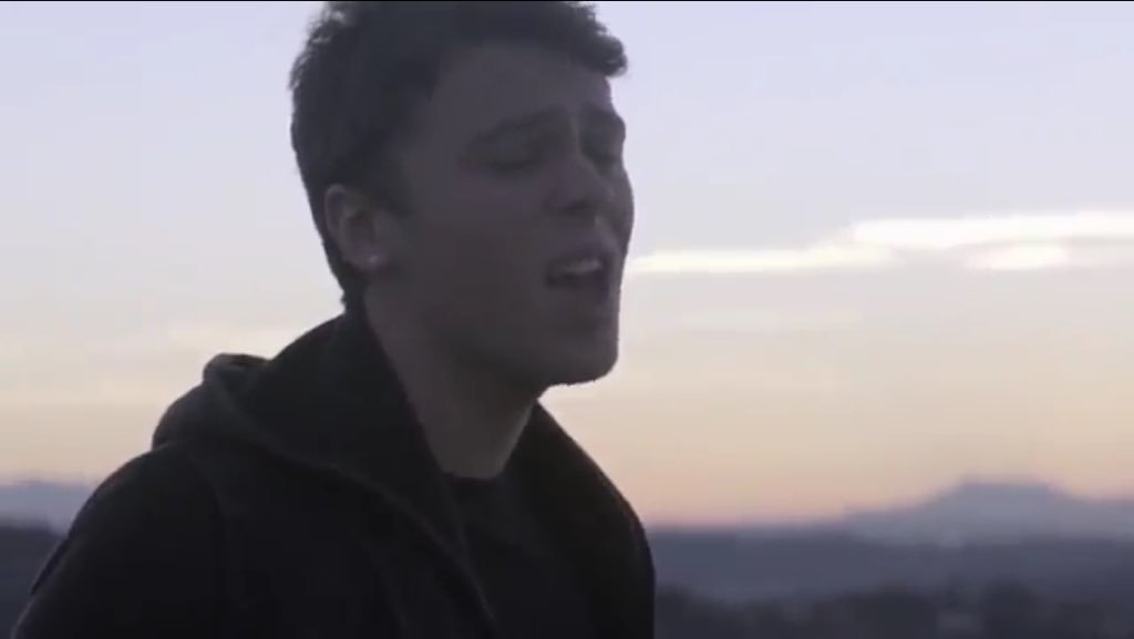 SutherlandxCase's tweet photo. I was doing just fine until.. #Emblem3WillRise #Emblem3Hello
-D https://t.co/27V343sqsa