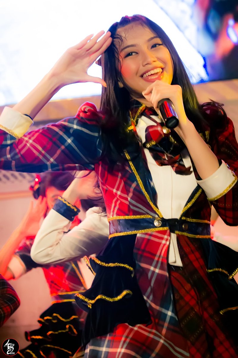 agansam's tweet photo. Maria Genoveva Natalia Desy Purnamasari Gunawan [2] [ @M_DesyJKT48 ] #PBIC2015 https://t.co/f0GKpPty99