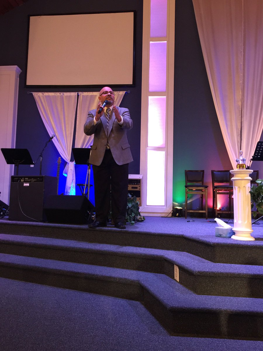 Dr. Carlos Moran bringing a dynamic word from the Lord tonight @ Convencion Hispaña!