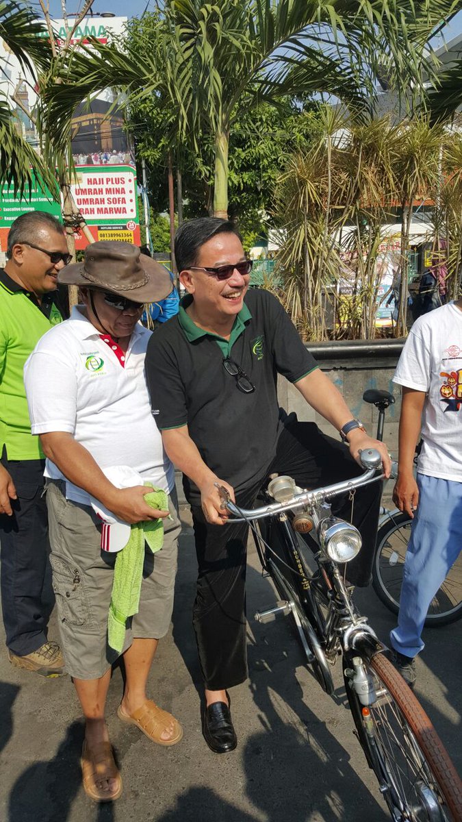 atr_bpnjateng's tweet photo. mencoba sepeda ontel pada car free day kota semarang @atr_bpn @TheOfficialFMB @ganjarpranowo #cfdATRBPN https://t.co/xzI9JWMEc1