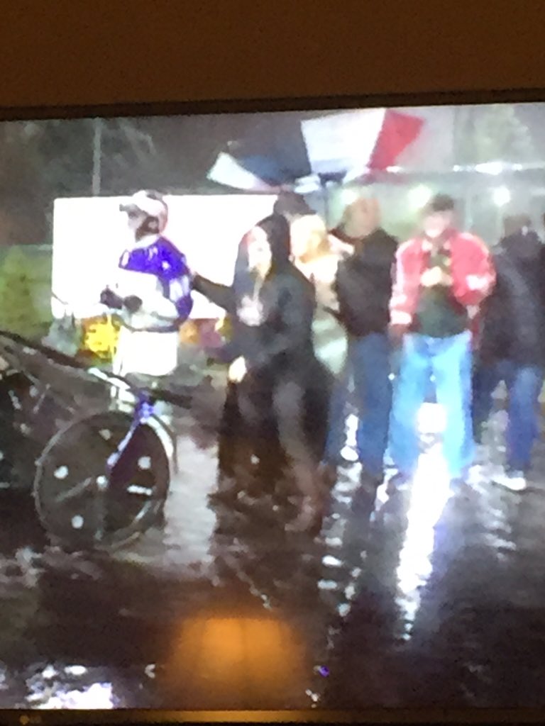 jmelanie17's tweet photo. finally win a BC final and I'm busy laughing at my father holding this umbrella #worstkidever https://t.co/UEImNWxvGz