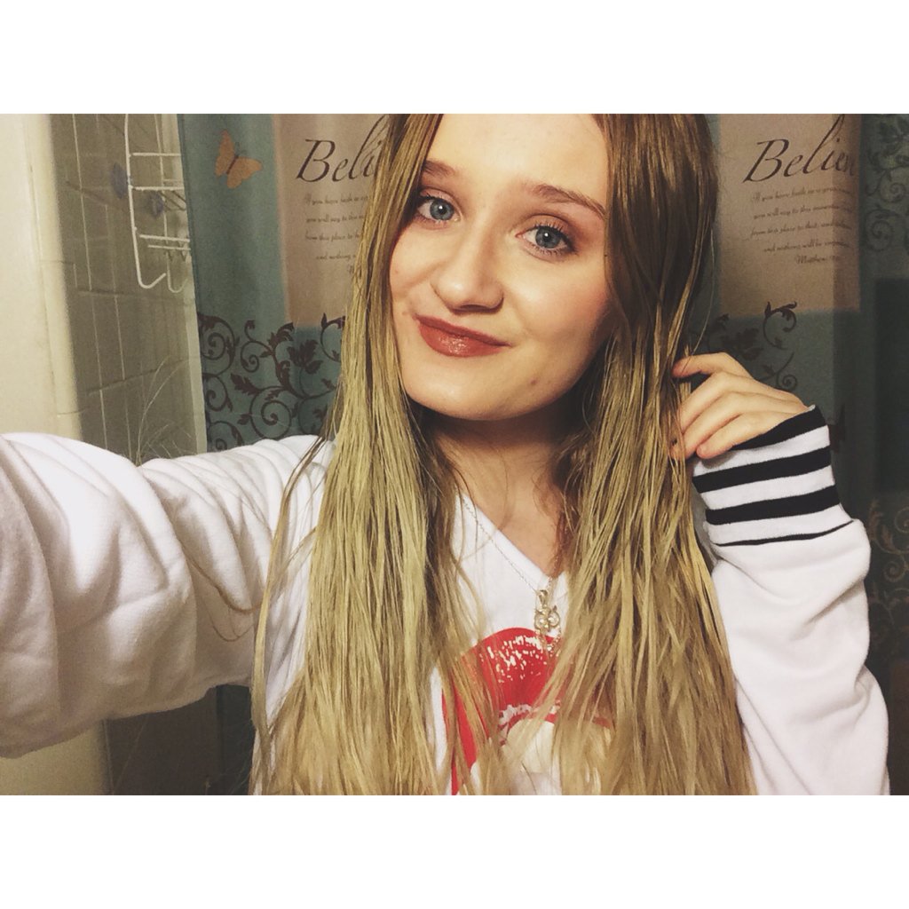 tiket_3's tweet photo. @JAYYSN #SelfieForJason! https://t.co/AC8HGoNE54