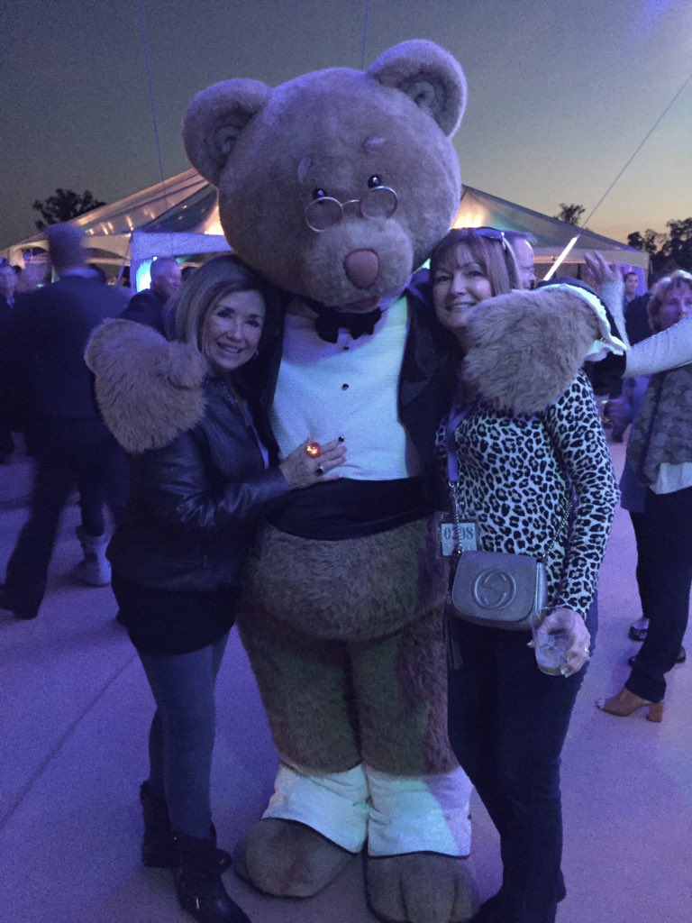 FalkShirley's tweet photo. Missing @Joefalk33 while he's at #TalladegaBlvd but @TowneBanking w #TownEBear was pretty awesome tonight! #TBFX https://t.co/KMpssE7RoV