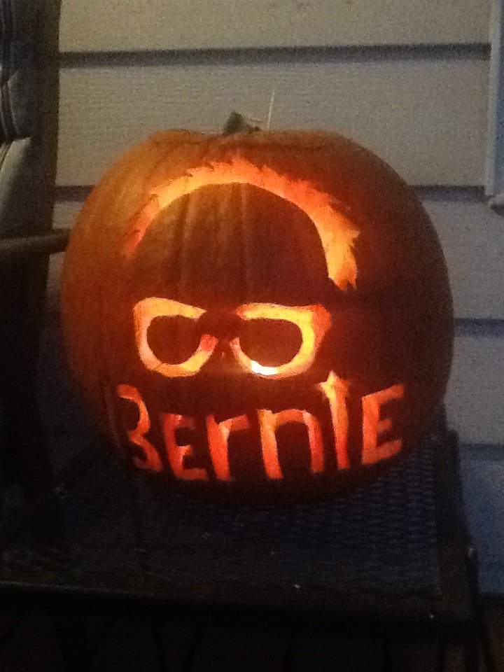 JosephBrusky's tweet photo. .@SenSanders Check out this great #FeelTheBern Bernie Sanders Jack'o Lantern #Bernolantern @People4Bernie https://t.co/MxfyeKLYtN