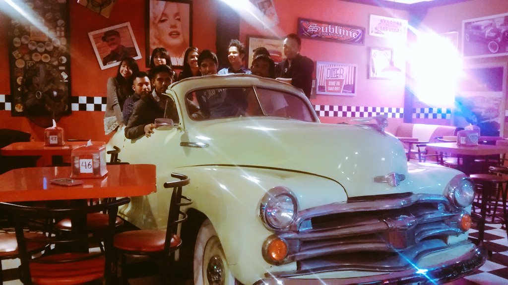fabiloves's tweet photo. Alguien tuvo sus 20 añitos en los ochentas :3 #beebops https://t.co/Qzoh2m1yOY