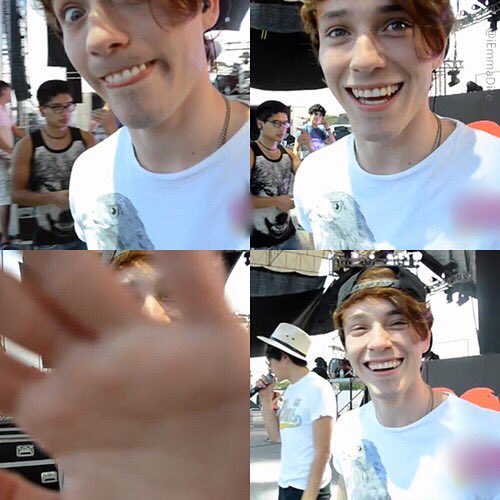 freddymybae's tweet photo. #SoyCoderPor que me encanta la normalidad de @soyalonsovillal πππ https://t.co/nglmOf4ukA