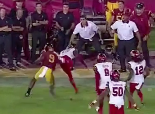 BleacherReport's tweet photo. VIDEO: USC WR Juju Smith-Schuster stiff arms defender into another world 💪🏿 #weightroom  https://t.co/Bt1zIyvPOd https://t.co/XBqHCKsCh2