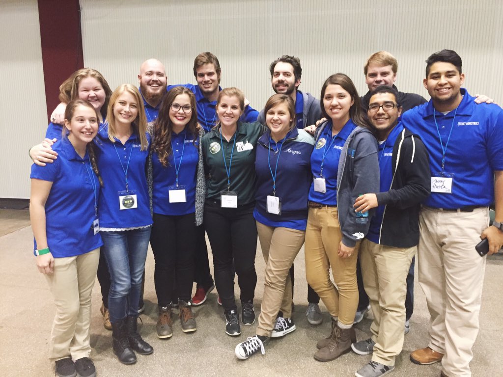AngelaWasko's tweet photo. .@fatherschnippel recognize these @netministries faces? #AYD15 @ArchdioceseSPM https://t.co/gGn2rj3L16