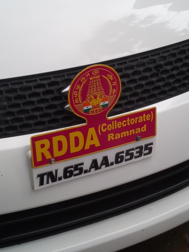 रंगा - ரங்கா Iyengar on X: Private vehicle with TN Govt emblem  fittedWill TN Govt take action?  / X