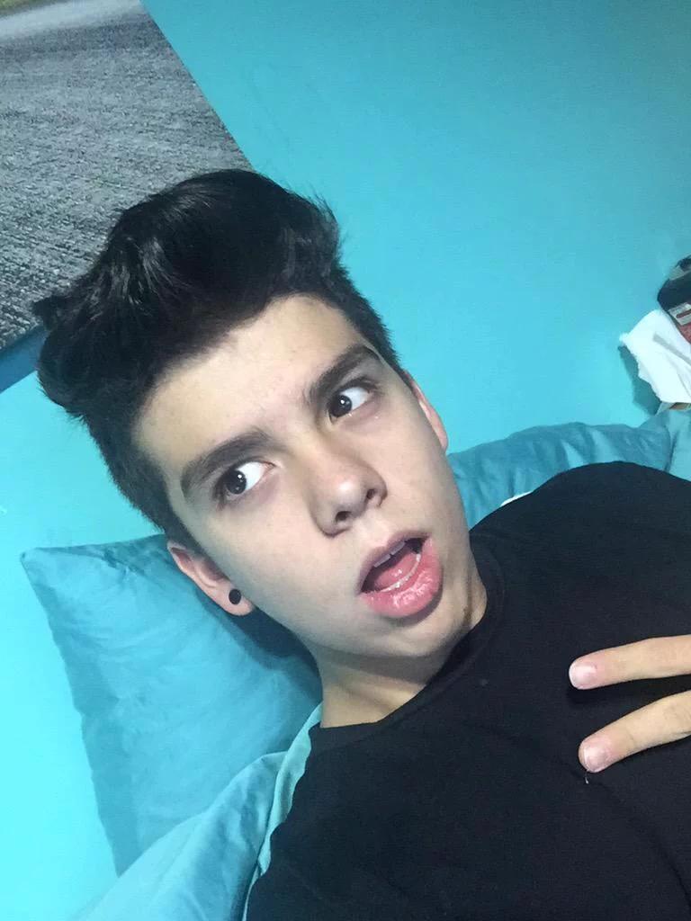 JanParody_'s tweet photo. Bueeeeeeeeeenas noches https://t.co/S5MHaH8Zvm