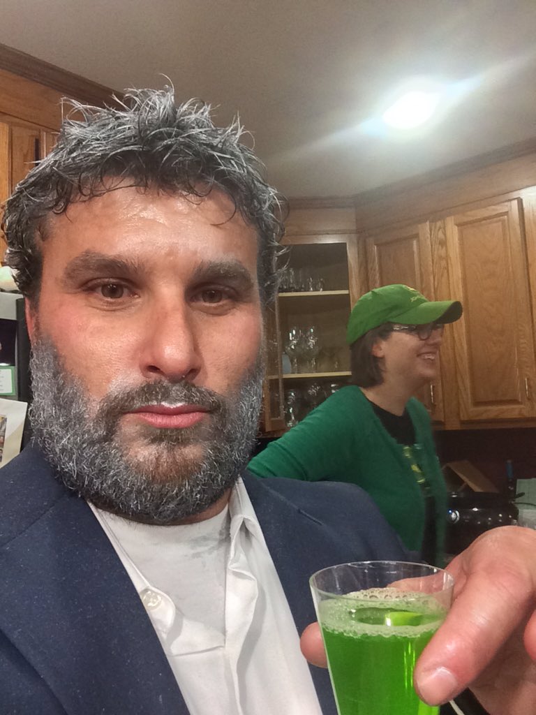 yourgettinggot's tweet image. I don't do green shots,  but when I do they taste like melon