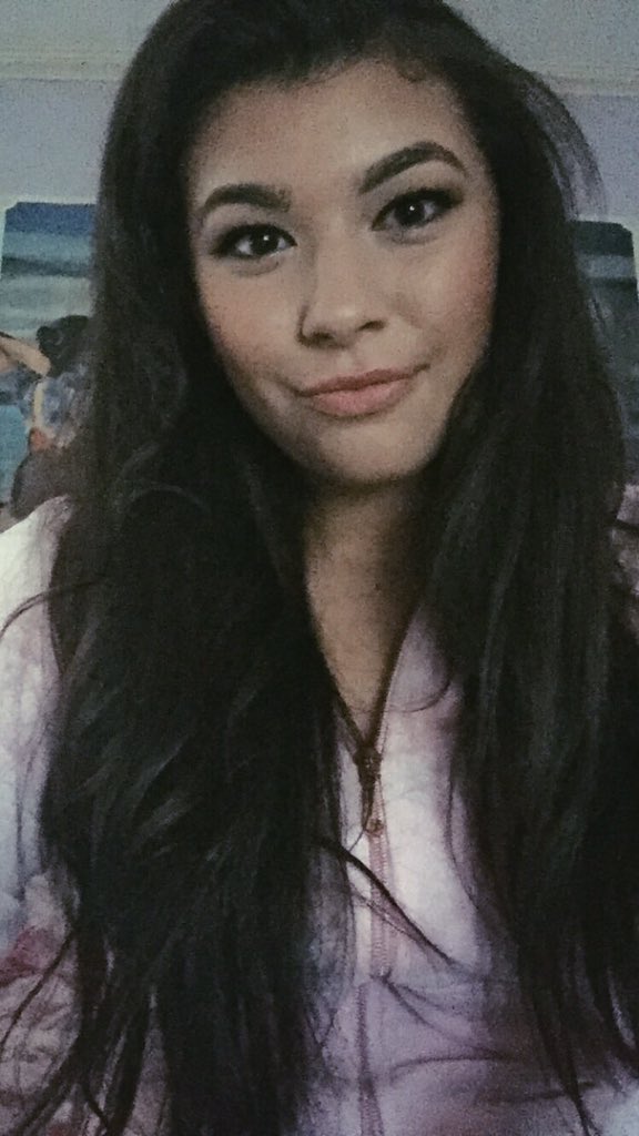 jadebalt's tweet photo. hoco wasn't lit but my bomb makeup was #hocolooks https://t.co/KlJSCWVNR3