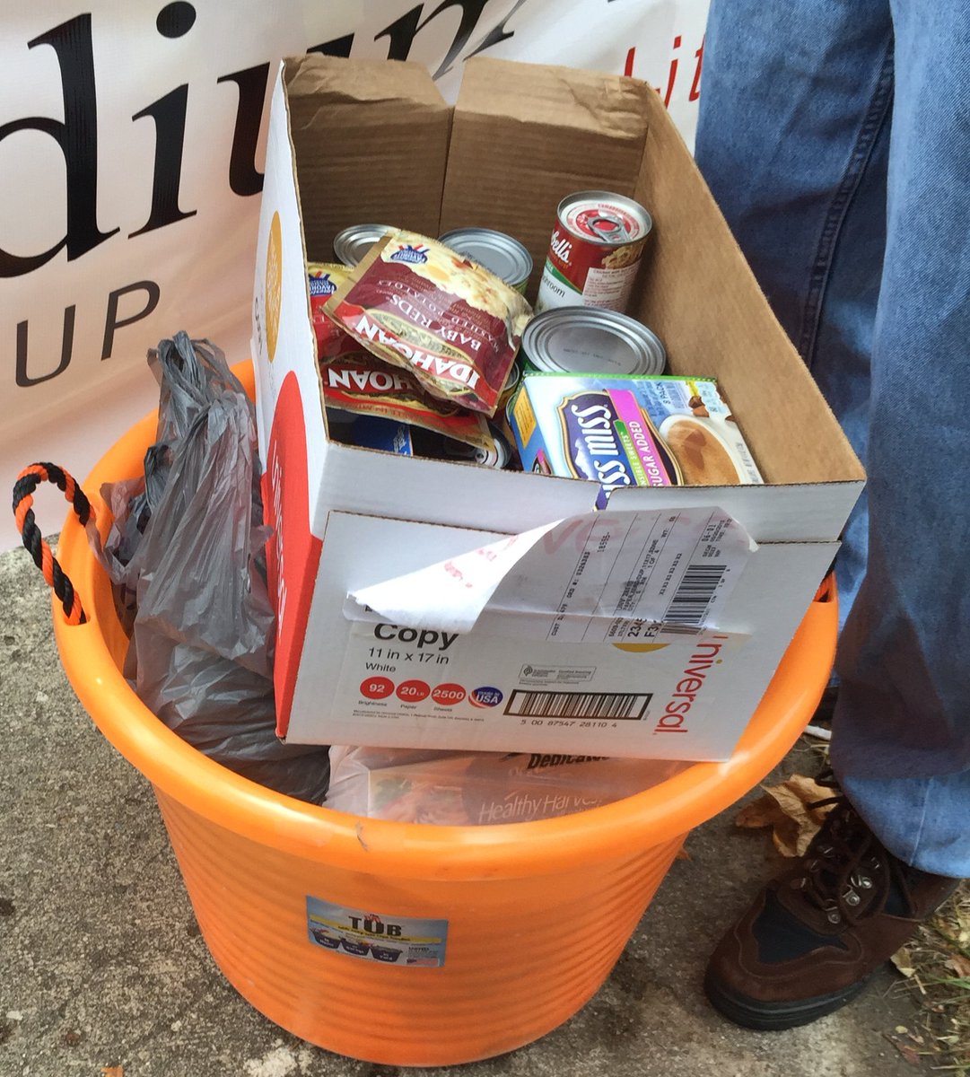 resheeley's tweet image. Thank you for your generousity! 1,500 pounds! pal-item.com/story/news/201… … @pi_news @StellarRichmond #mmday #abc50