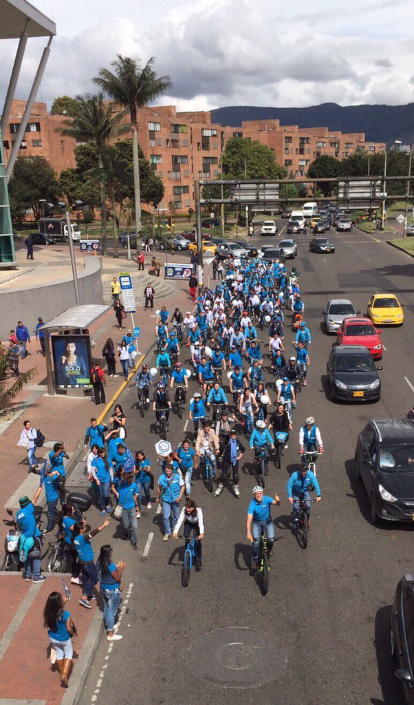 EnriquePenalosa's tweet photo. Gracias por el apoyo que nos han dado en todos los barrios! https://t.co/tm4ucNwqn8