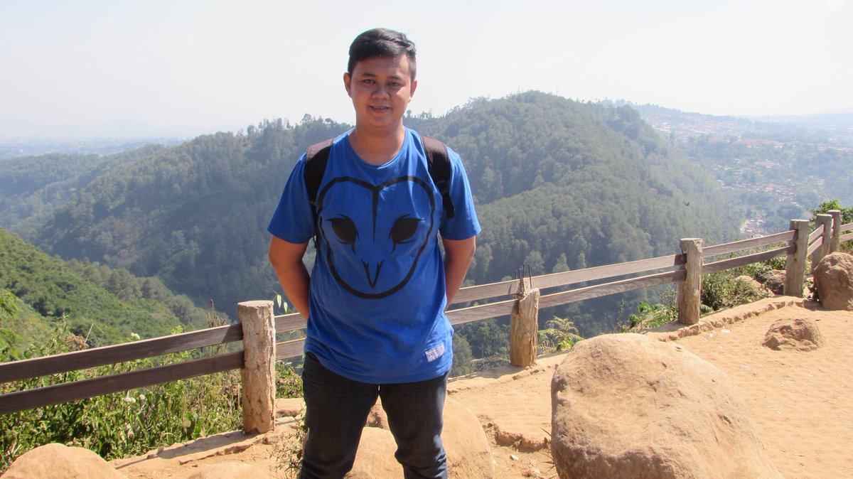 DanungDwi's tweet photo. @Dreambirds tebing keraton #HOOT https://t.co/OrpMlTGodf