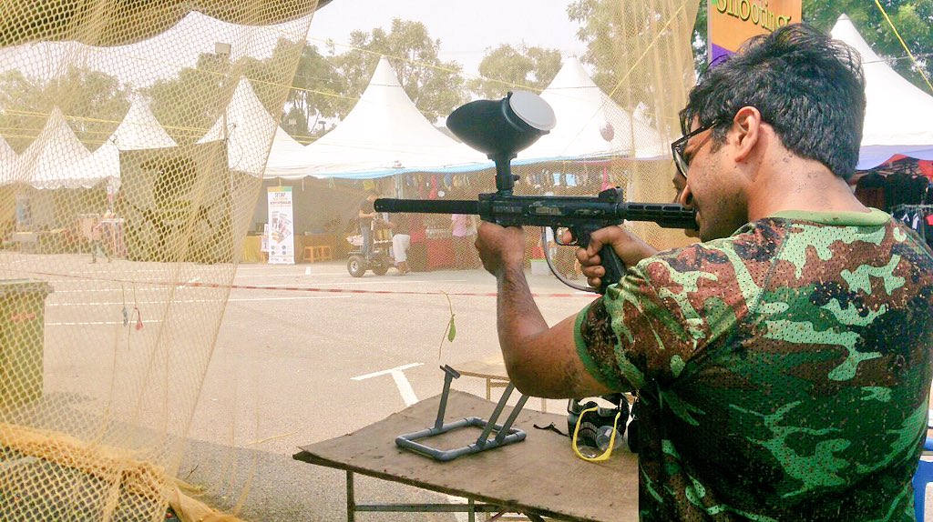 CONVOFEST_UTP's tweet photo. Sharpen your shooting skills here guys! #UTPCONVOFEST2015 https://t.co/qtqdlwiHkG