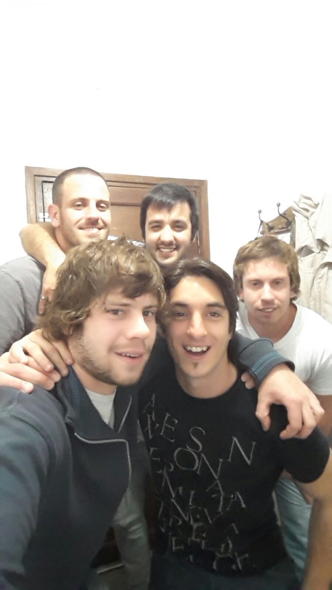 Matias_Antes's tweet photo. Con la banda recordando viejos tiempos @LosMillosdesada https://t.co/IrrAIuzLdf