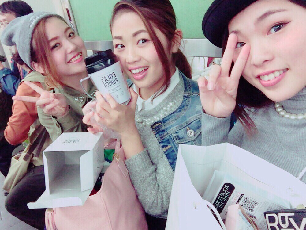 ocbrch's tweet photo. 昨日はSeeK新ネタMTG✌︎✌︎いい曲いっぱいありすぎてやりたい事多すぎてなかなかやけどいいものできそ♡♡とりあえず大好きだな〜ん🙈
今日は久々に家族（お兄以外）で外食いえ〜い☆✨ https://t.co/V4raunrI3O
