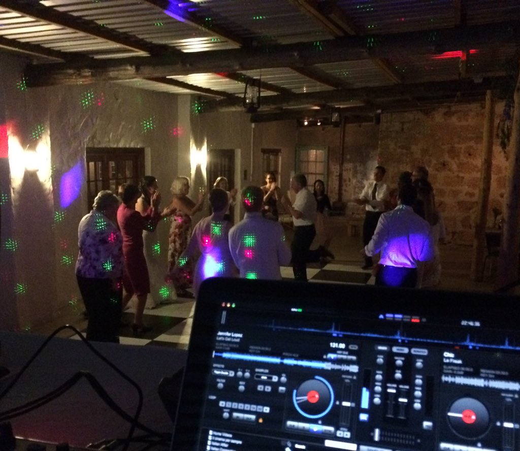StanislavMusic's tweet photo. 5in1 https://t.co/I0IdOKEVMn #WeddingPackage last night @DUijlenes @GansbaaiTourism @safunctions @saweddingsweb https://t.co/K5Rkv0pI9z