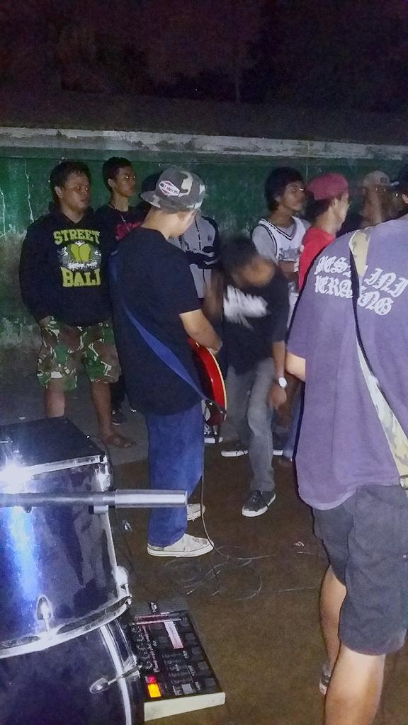 KamarGelap666's tweet photo. Td mlm #OctoberNoise (24 Okt 2015) #Bersulang #BlurrEdition #CameraHandphoneAmatir #Cherss #KamarGelap #Ewacore \m/ https://t.co/huNm3ElK58