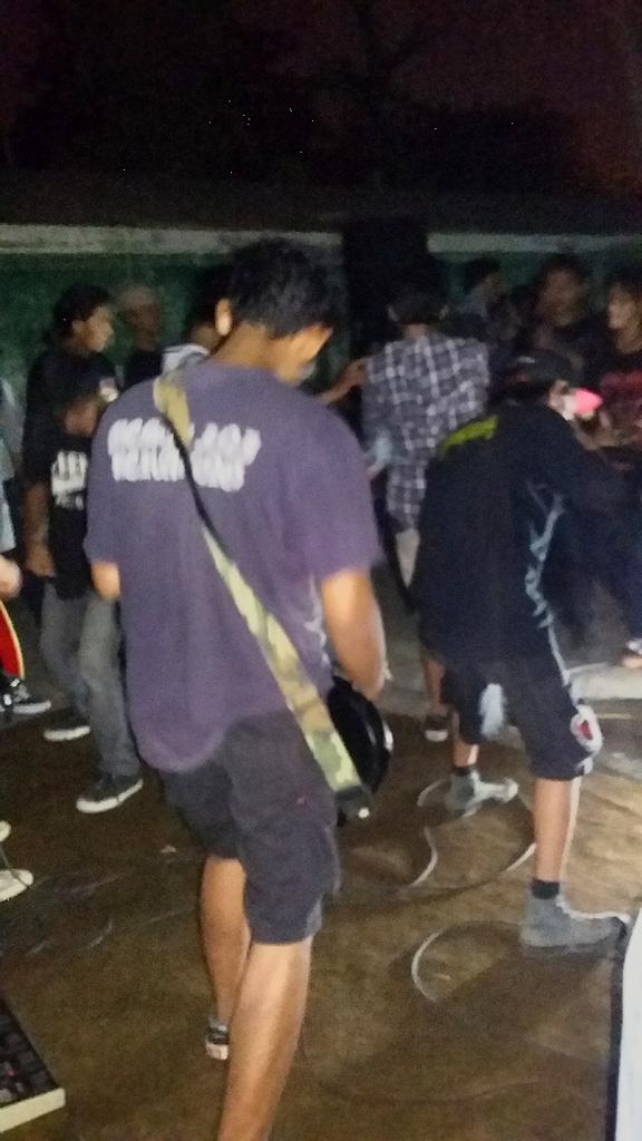 KamarGelap666's tweet photo. Td mlm #OctoberNoise (24 Okt 2015) #Bersulang #BlurrEdition #CameraHandphoneAmatir #Cherss #KamarGelap #Ewacore \m/ https://t.co/huNm3ElK58