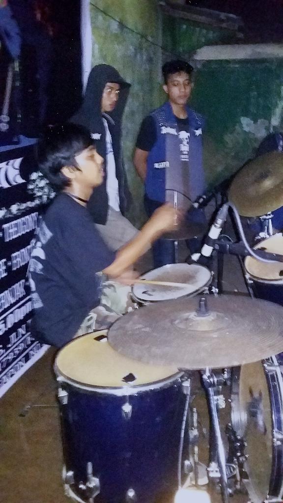 KamarGelap666's tweet photo. Td mlm #OctoberNoise (24 Okt 2015) #Bersulang #BlurrEdition #CameraHandphoneAmatir #Cherss #KamarGelap #Ewacore \m/ https://t.co/huNm3ElK58