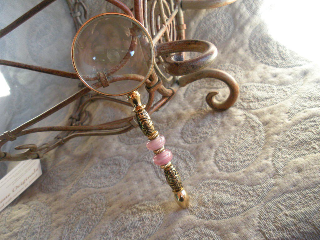 Gwynstone's tweet photo. Magnifier glass reading magnify, pink beads, Fun gift, magnify 10X, … https://t.co/CxYCuMETK9 #Etsyhandmade #Magnfiy https://t.co/oHU3zkV5Vh