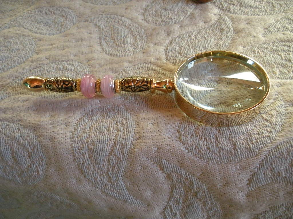 Gwynstone's tweet photo. Magnifier glass reading magnify, pink beads, Fun gift, magnify 10X, … https://t.co/CxYCuMETK9 #Etsyhandmade #Magnfiy https://t.co/oHU3zkV5Vh