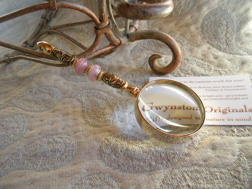 Gwynstone's tweet photo. Magnifier glass reading magnify, pink beads, Fun gift, magnify 10X, … https://t.co/CxYCuMETK9 #Etsyhandmade #Magnfiy https://t.co/oHU3zkV5Vh