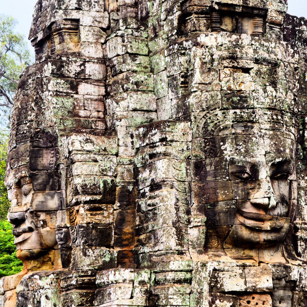 SirWanderlust's tweet photo. The Bayon Temple or 'smiling temple' which is found in the Angkor Wat Region, Cambodia is truly fascinating 🗿 #ttot https://t.co/GegCRXEJHn