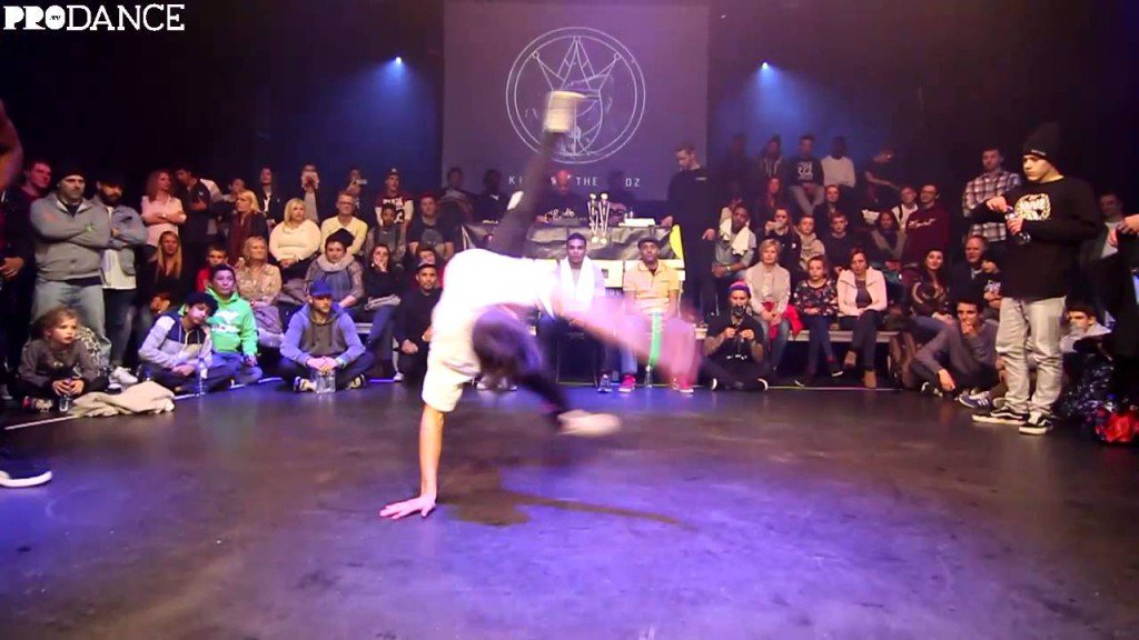 fucmedia's tweet photo. Kid Colombia & Zeku vs ... - https://t.co/EaG8FniN01 (#BBoyJam #FuriousStyles #Husle #Justen #KingOfTheKidz) https://t.co/sb9TRLjGKL
