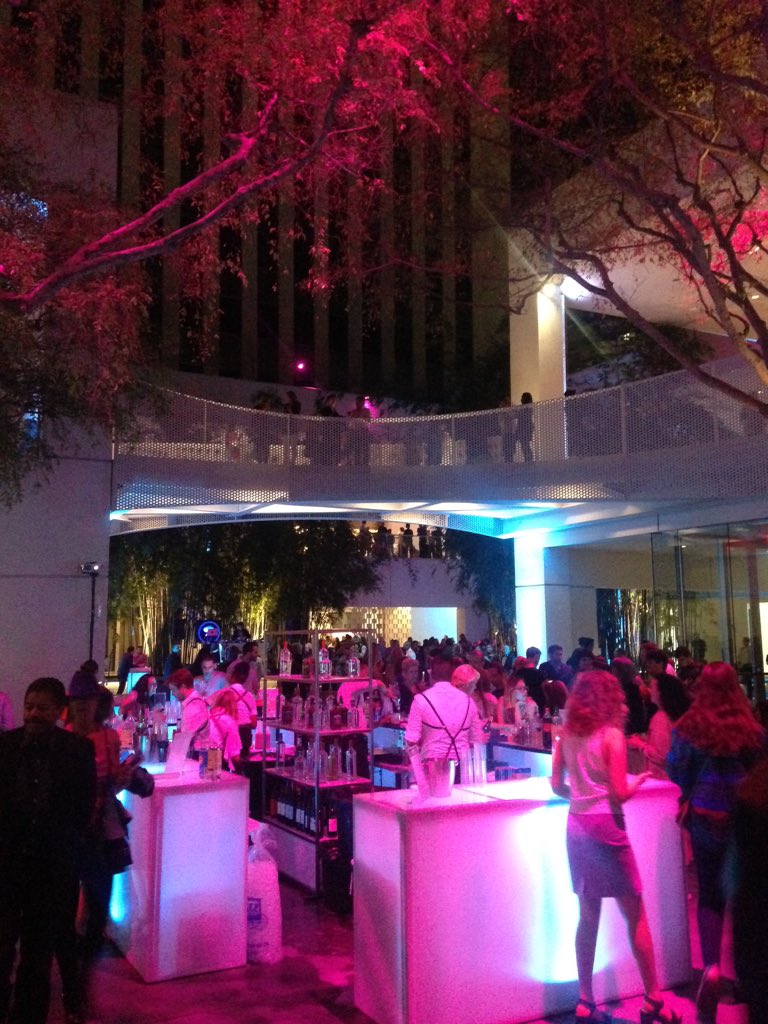 LeilasList's tweet photo. It's Hammer time! #hammerbash @hammer_museum https://t.co/4WPmK2WZ6D