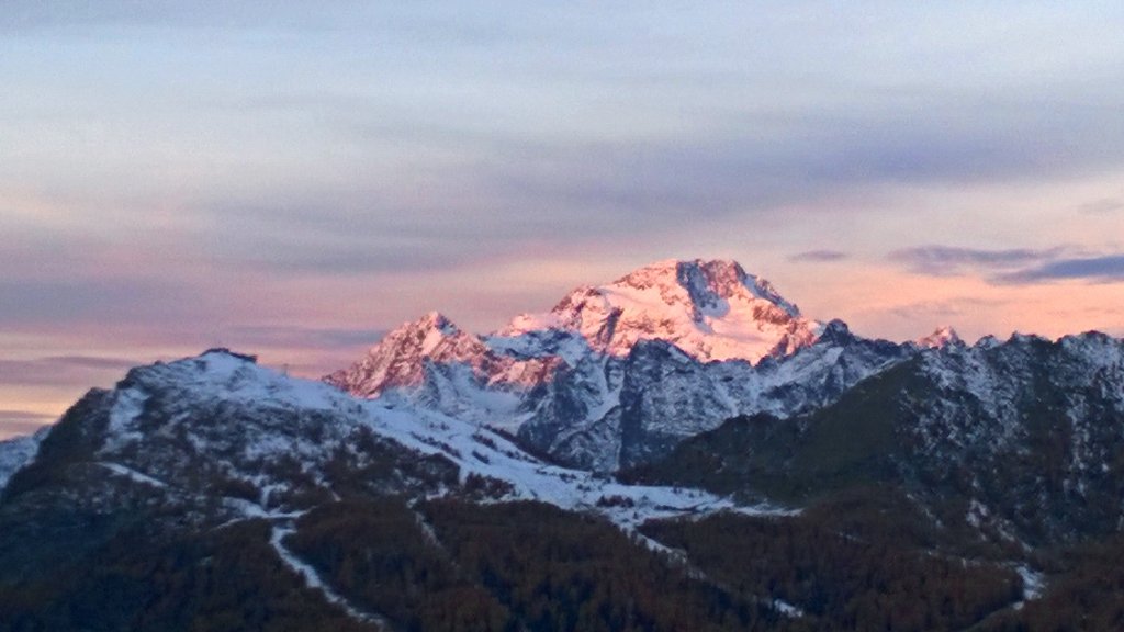 jas_it's tweet photo. Good morning from @RifugioZoia #rifugilombardia #valmalenco #campomoro https://t.co/BQj8L7MJGg