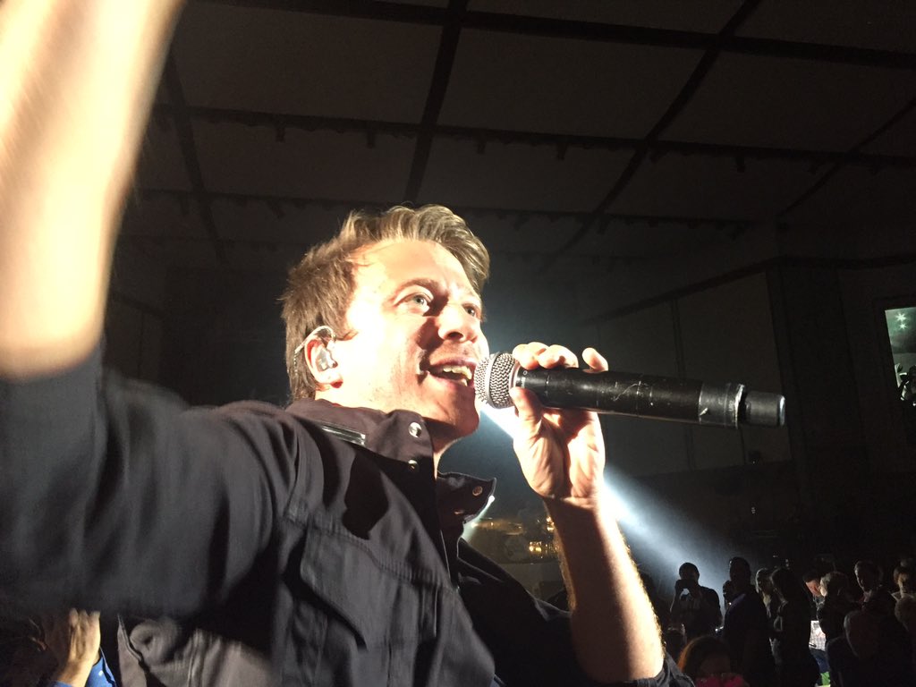 tommclean20's tweet photo. @tenthavenorth, @mikedonehey, thanks for coming out and saying hello! #BeSomethingDifferent #HolyGroundTour https://t.co/RqaJt4jdMq