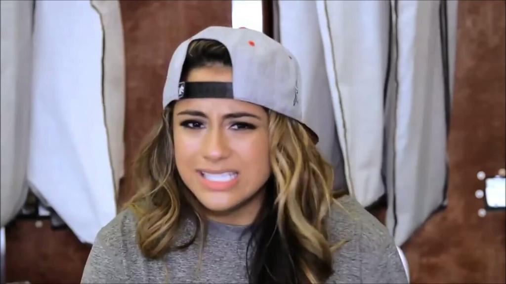 harmonizer5ev1's tweet photo. @AllyBrooke 2:09am &amp; I still waiting for your follow!!!! 😆   #IBananaLoveU  #AllyAppreciationDay https://t.co/KsRjyjePQJ