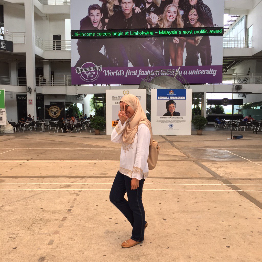 AmirahMawaddah's tweet photo. Goodbye Limkokwing 👋🏼 #futureisnow27 https://t.co/WDKstP1Cmn