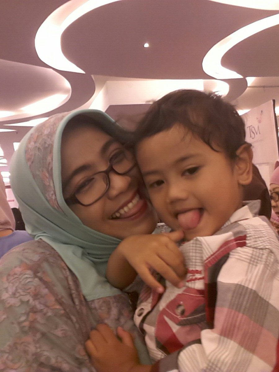 riz4l_tr's tweet photo. Selfie ;) @transvision_ind #kembarseribu #transvision https://t.co/mr8q5PNkU2