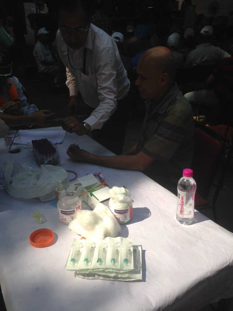 MissionOROP's tweet photo. #OROP Retd Generals and Subedar Major &amp; equal from all three services commence signing of petition for PM in BLOOD. https://t.co/8UnXI6sz9P