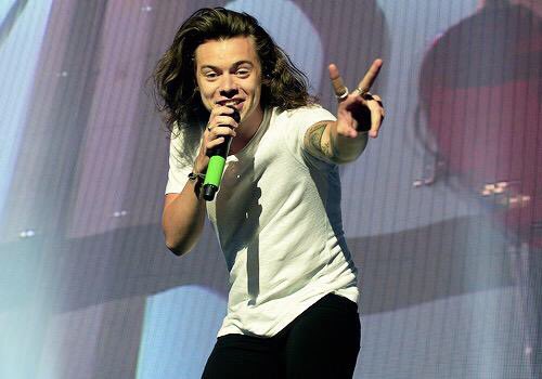 1DUpdate_x's tweet photo. This little ball of happiness wants you to vote!  #EMABiggestFans1D https://t.co/8AMJ6yvqei