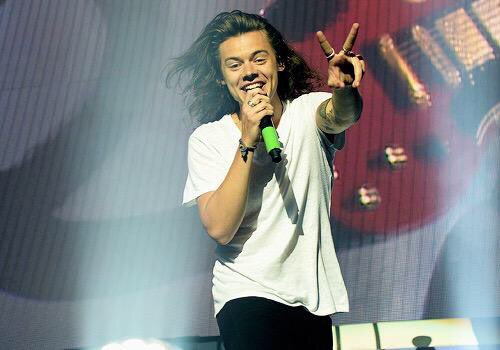 1DUpdate_x's tweet photo. This little ball of happiness wants you to vote!  #EMABiggestFans1D https://t.co/8AMJ6yvqei