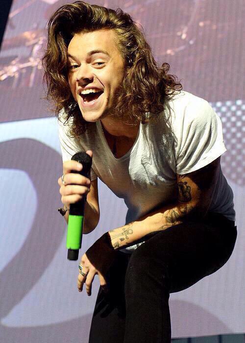 1DUpdate_x's tweet photo. This little ball of happiness wants you to vote!  #EMABiggestFans1D https://t.co/8AMJ6yvqei