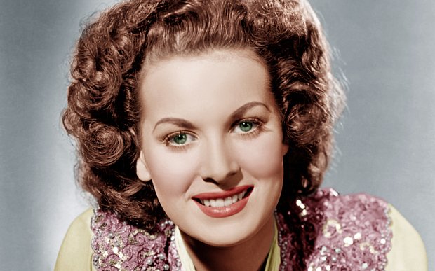 musebet's tweet photo. Adeu, molt estimada Maureen O'Hara https://t.co/ojS0WvwpLf