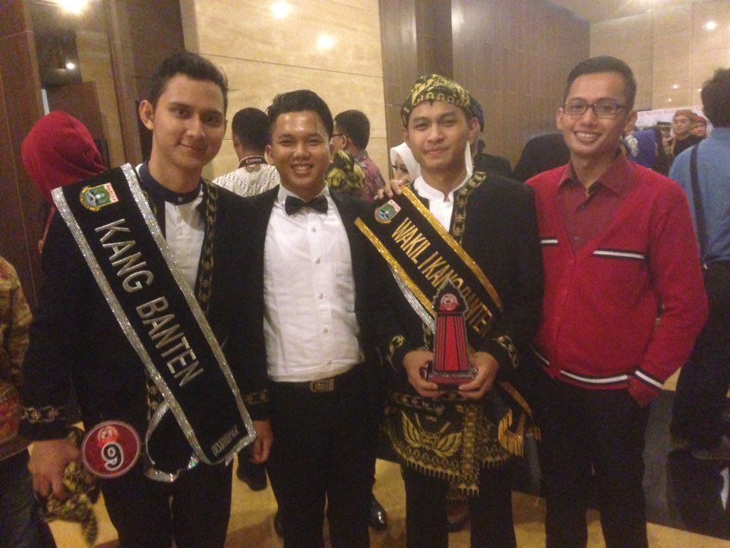 Dupar_CLG's tweet photo. Alhamdulillah Kang Gilang terpilih sebagai Wakil 1 Kang Banten 2015. Selamat Kang 😊😊 #KangNongBanten2015 #Cilegon https://t.co/O1hpdXHMxu