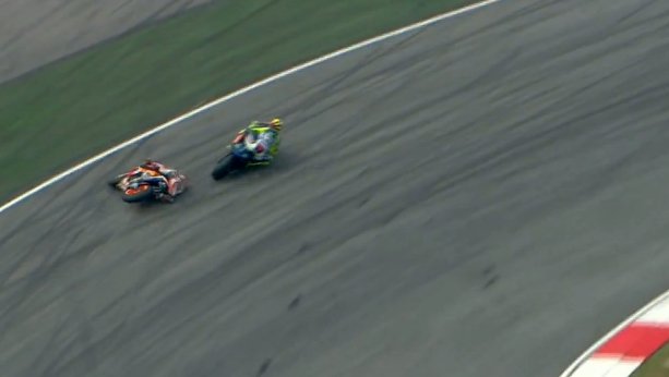 crash_motogp tweet picture