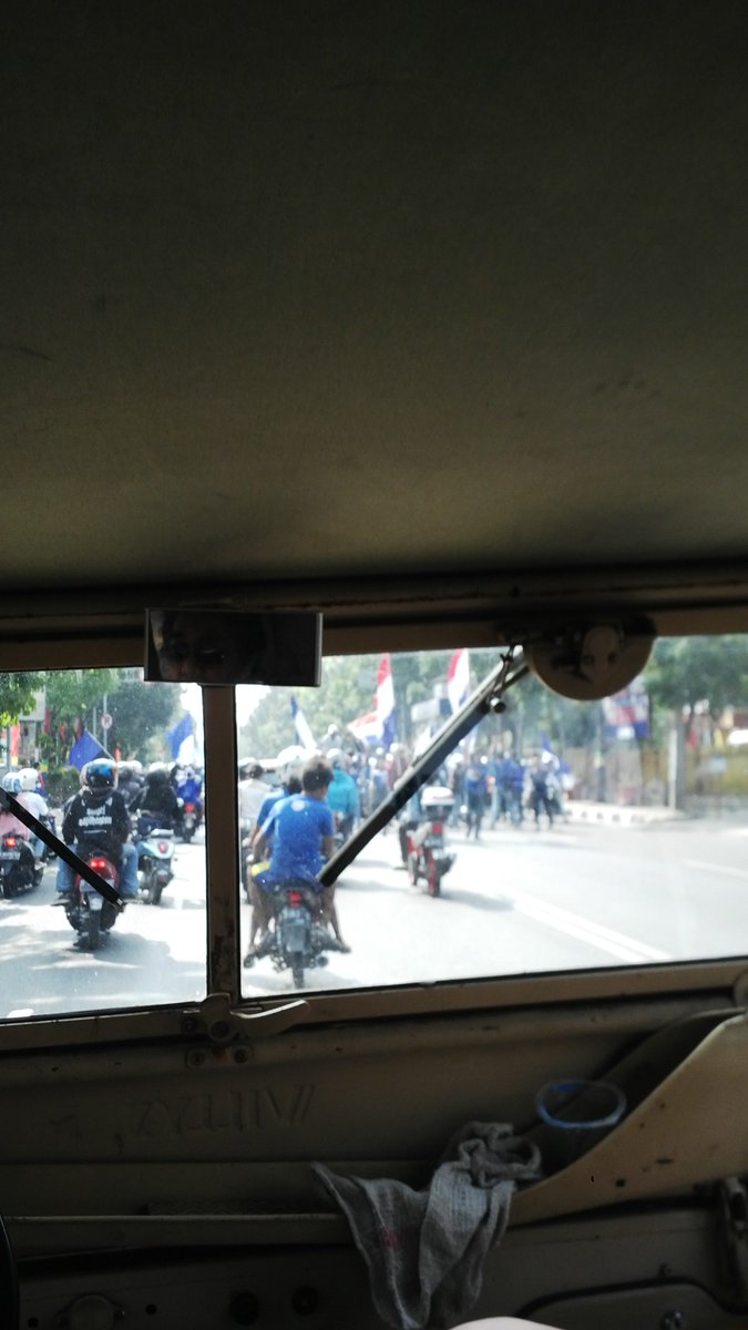 jeniyeee's tweet photo. @infobandung spnjng jln suci bobotoh tngah jln ga ka karu2an... :( https://t.co/TGRsBJQwc8