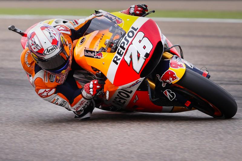 ArtefakOrg's tweet photo. #ArtefakOrg Hasil Balapan Utama MotoGP Sepang Malaysia 2015 : Dani Pedrosa Juara - https://t.co/tZ9t79oNDg https://t.co/pDW5UDhe28